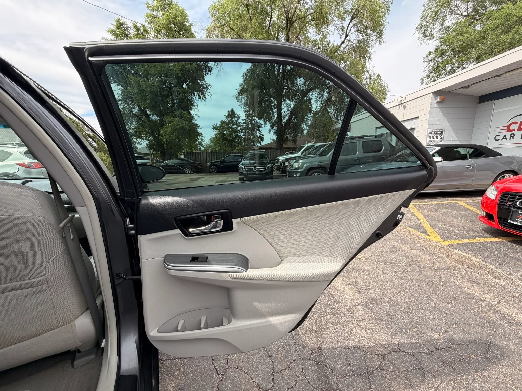 Used 2012 Toyota Camry XLE w/ Convenience Pkg FWD image 26