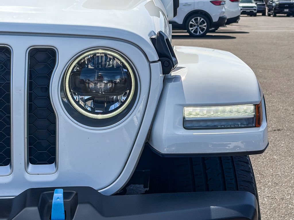 Used 2023 Jeep Wrangler Unlimited Sahara AWD/4WD image 7