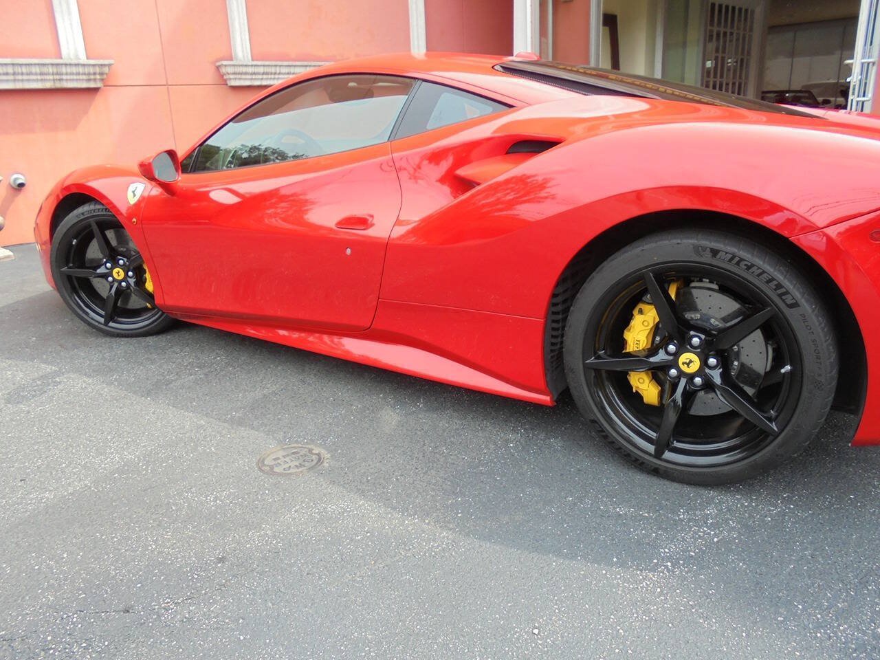 Used 2017 Ferrari 488 GTB RWD image 30