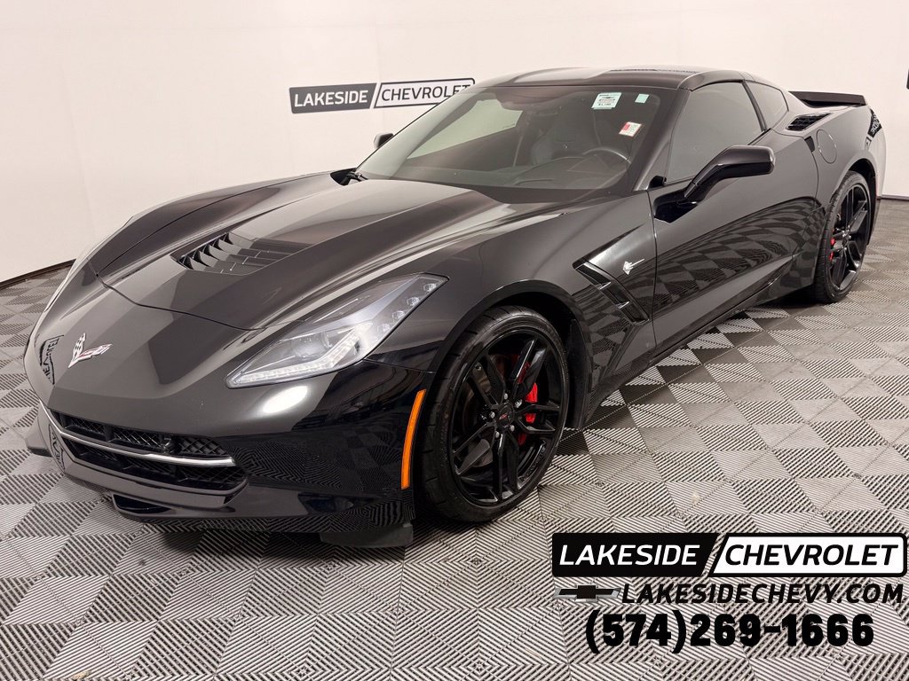 Used 2019 Chevrolet Corvette Stingray Coupe RWD image 1