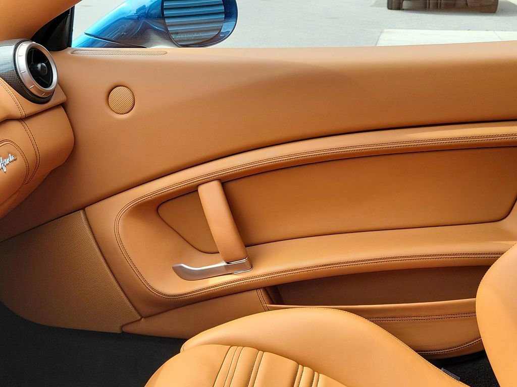 Used 2014 Ferrari California RWD image 23