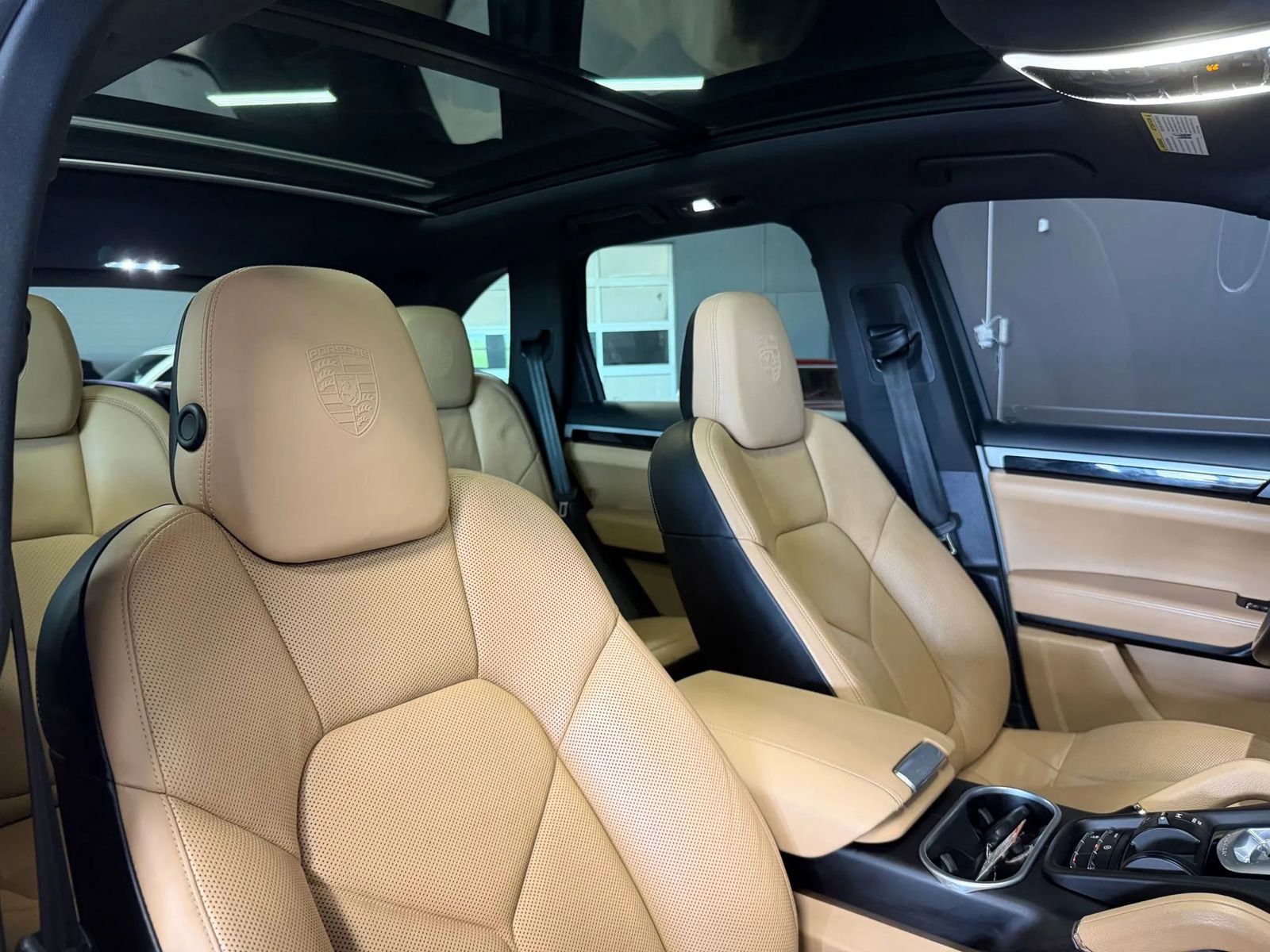 Used 2018 Porsche Cayenne Platinum Edition AWD/4WD image 19