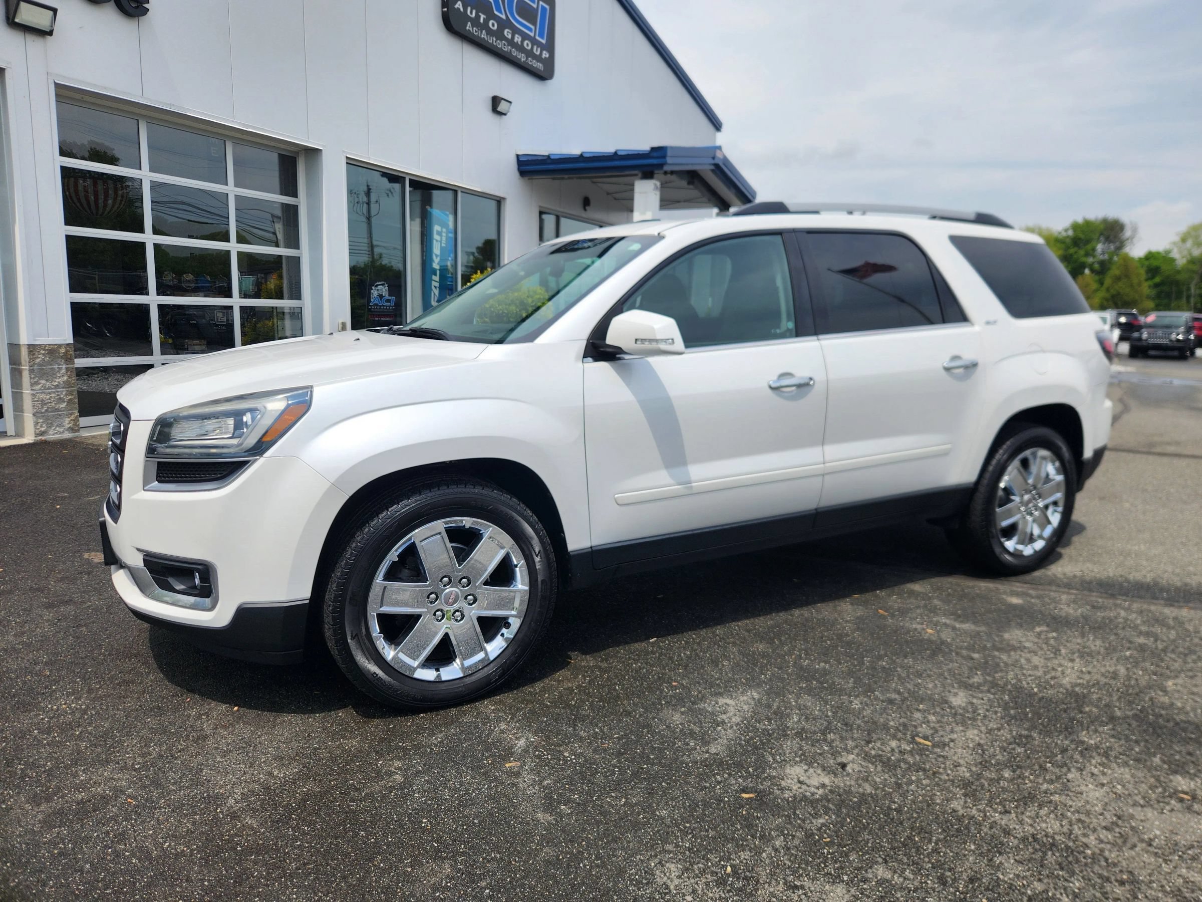Used 2017 GMC Acadia Limited SLT AWD/4WD image 8