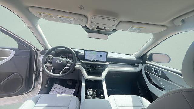 New 2026 Ford Explorer Platinum w/ LUX Leather Package AWD/4WD image 24