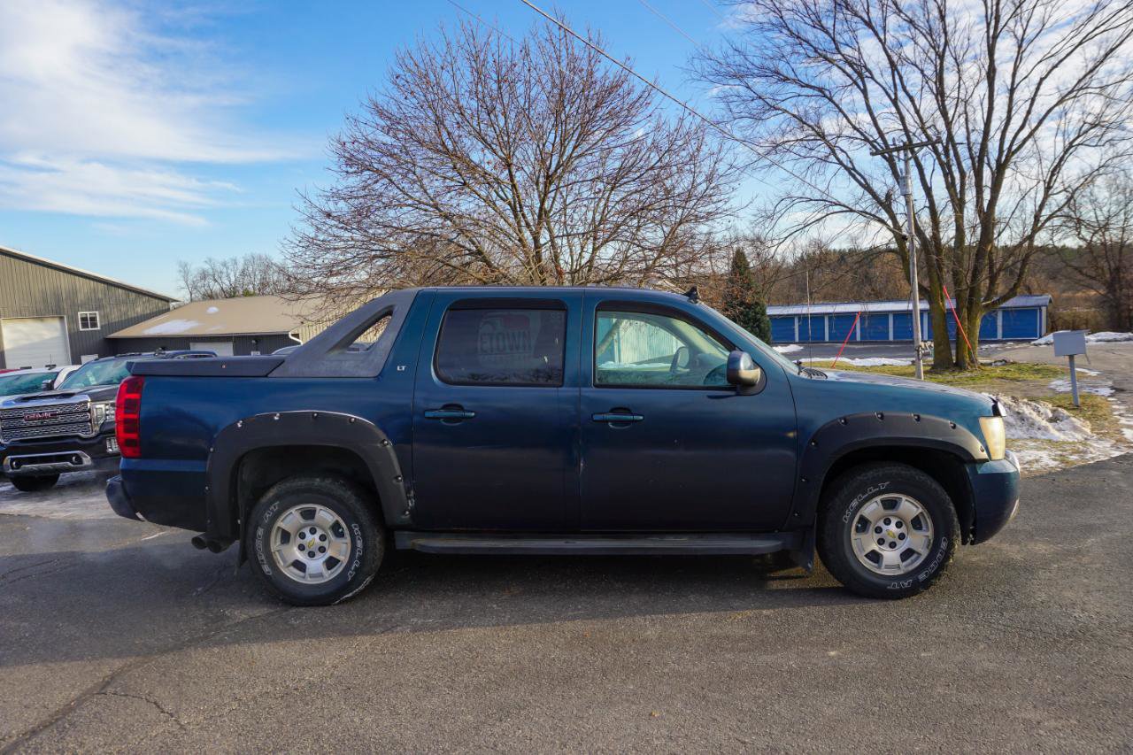 Used 2007 Chevrolet Avalanche LT w/ LT Preferred Equipment Group image 2