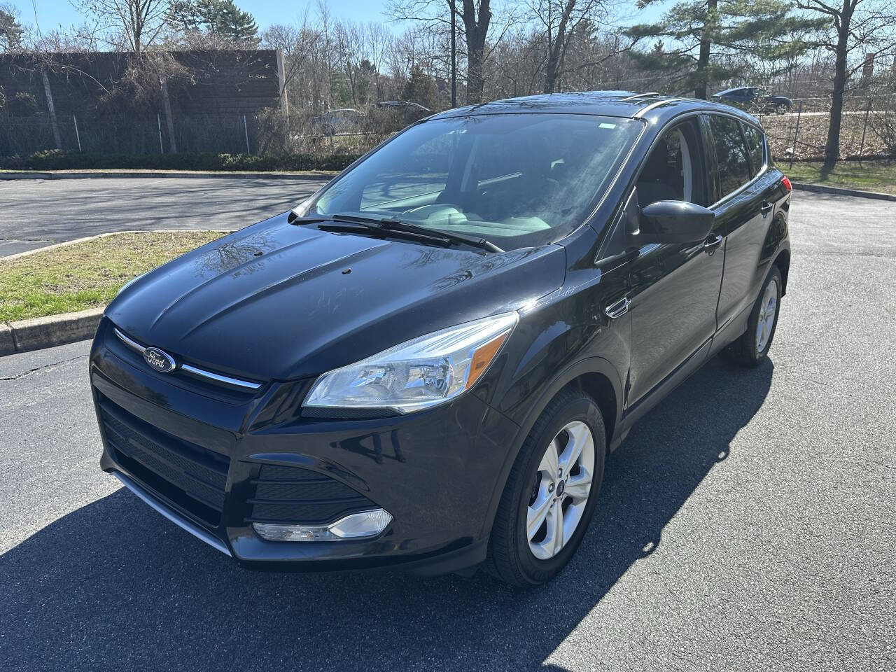 Used 2016 Ford Escape SE w/ SE Cold Weather Package image 2