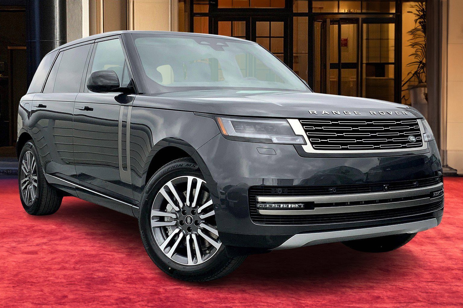 New 2025 Land Rover Range Rover Long Wheelbase SE image 14