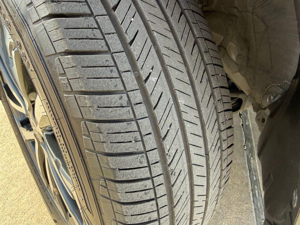 Used 2023 Toyota Corolla Cross XLE image 10