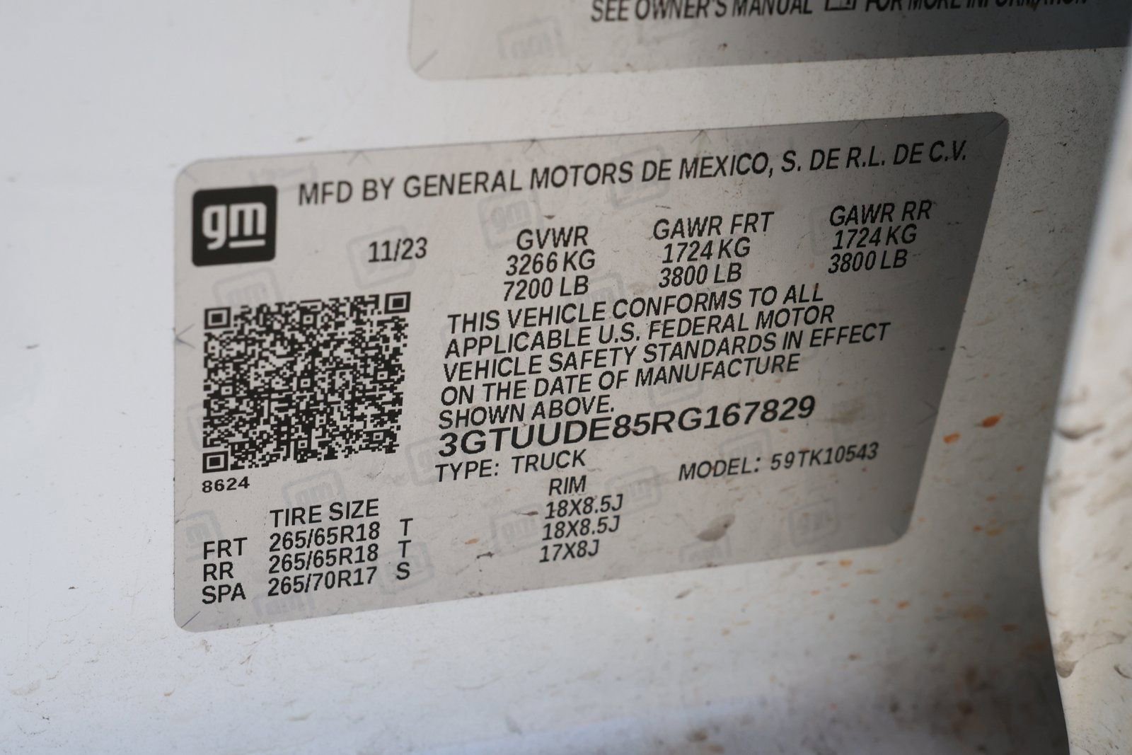 Used 2024 GMC Sierra 1500 SLT w/ X31 Off-Road Package image 32