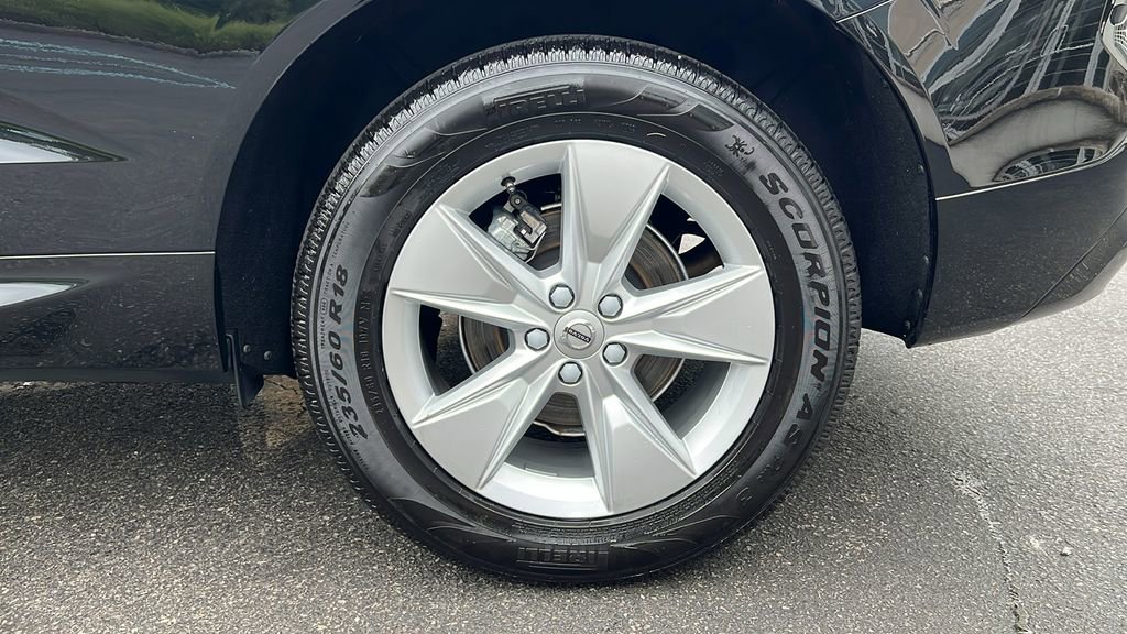 Used 2022 Volvo XC60 B5 Momentum w/ Climate Package image 10