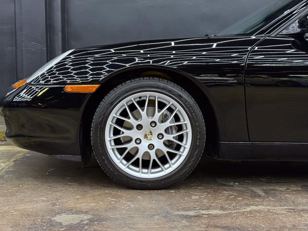 Used 2002 Porsche Boxster RWD image 4