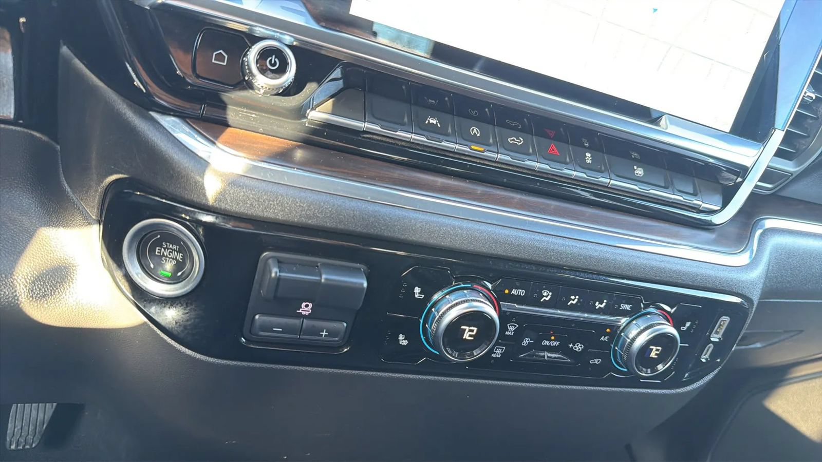 Used 2025 GMC Sierra 1500 SLT RWD image 24