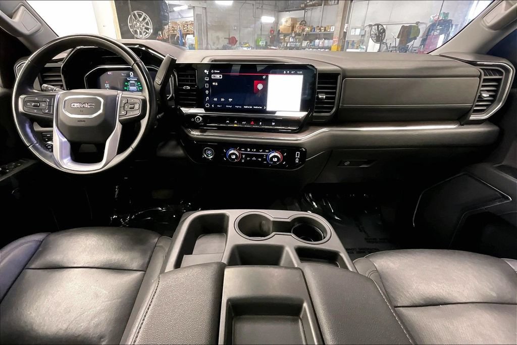 Used 2024 GMC Sierra 1500 SLT AWD/4WD image 14