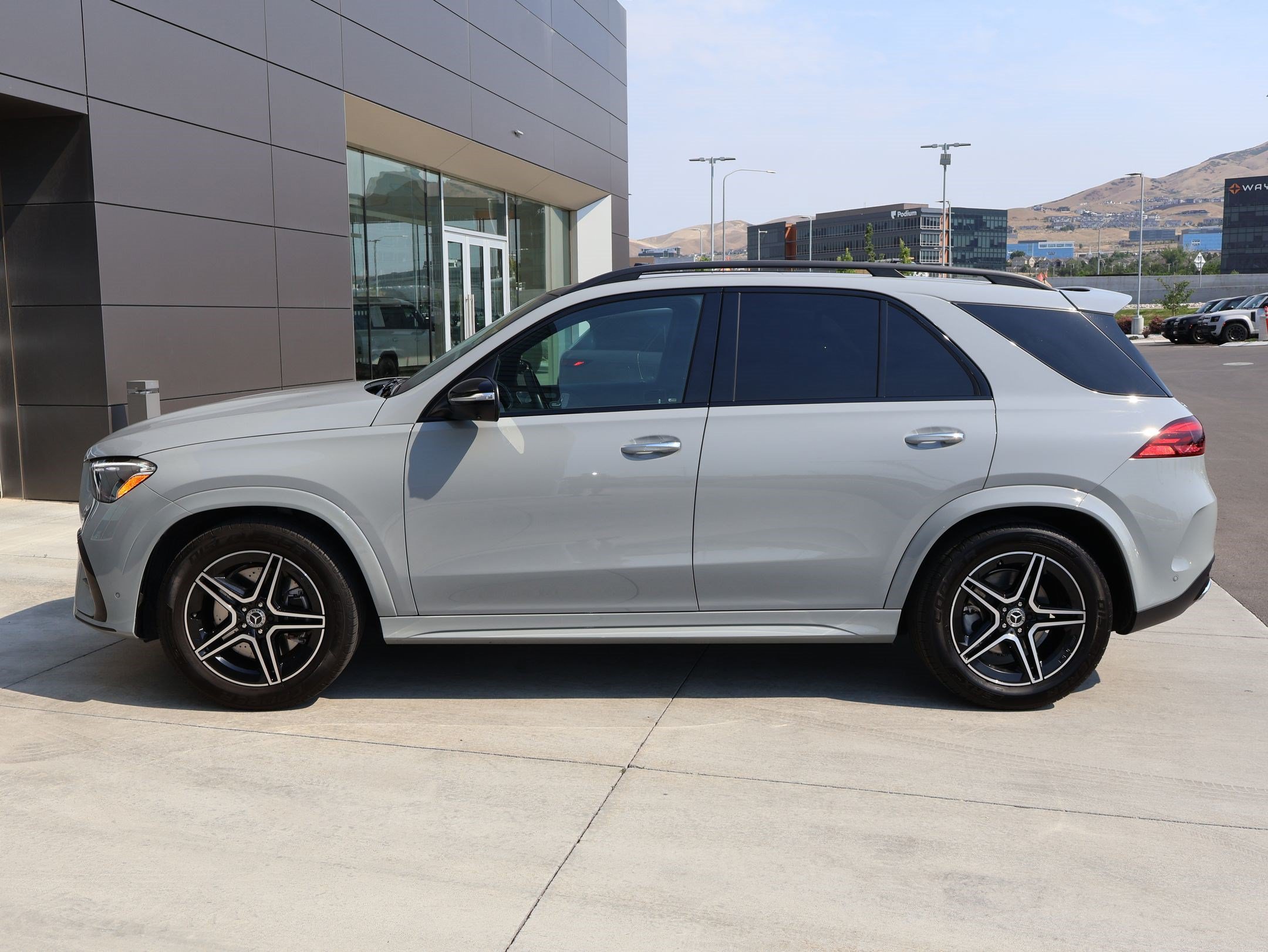 Used 2025 Mercedes-Benz GLE 450 4MATIC image 9