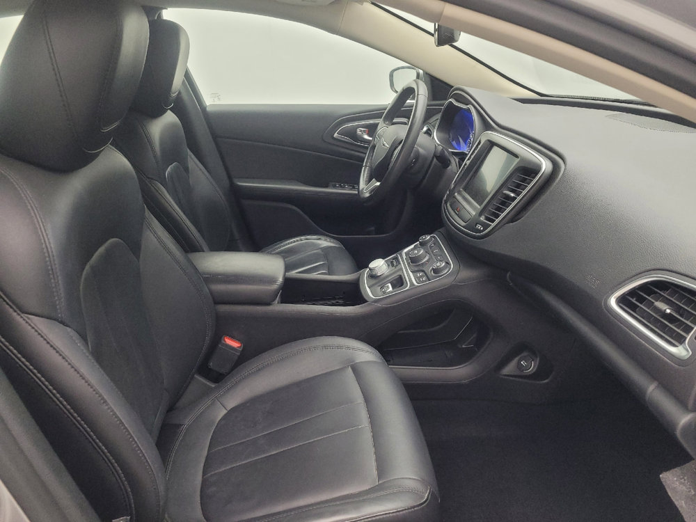 Used 2017 Chrysler 200 Limited Platinum image 21