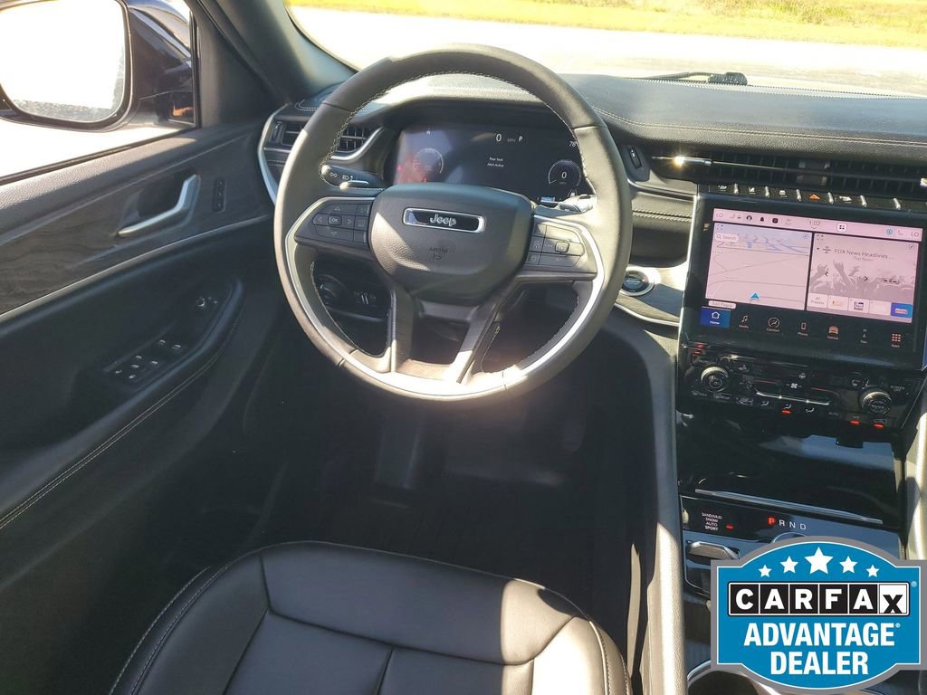 Used 2025 Jeep Grand Cherokee Limited image 17