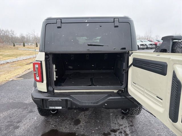 Used 2025 Ford Bronco Badlands image 9