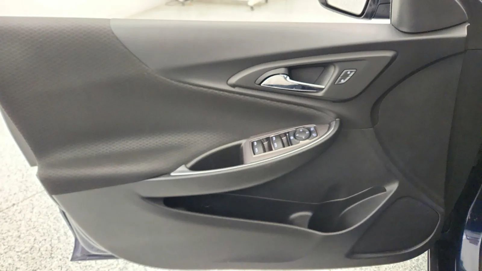 Used 2020 Chevrolet Malibu LT image 30