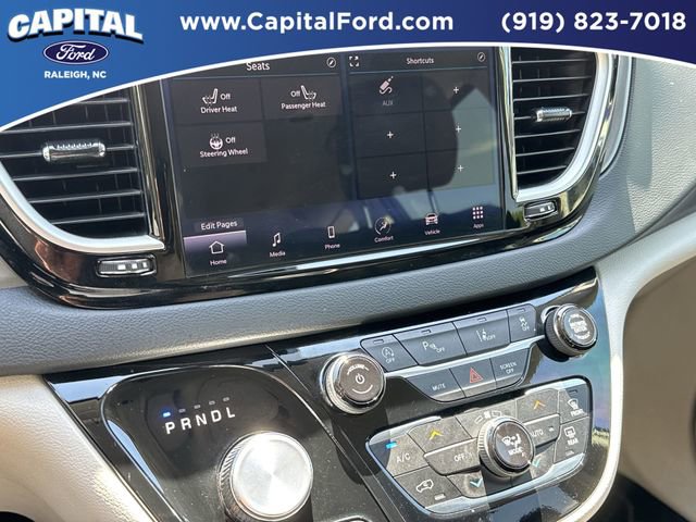 Used 2024 Chrysler Pacifica Touring-L FWD image 25