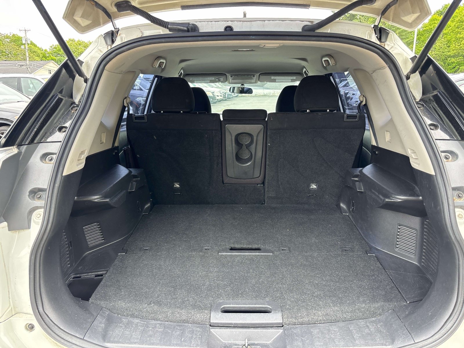 Used 2014 Nissan Rogue S FWD image 11