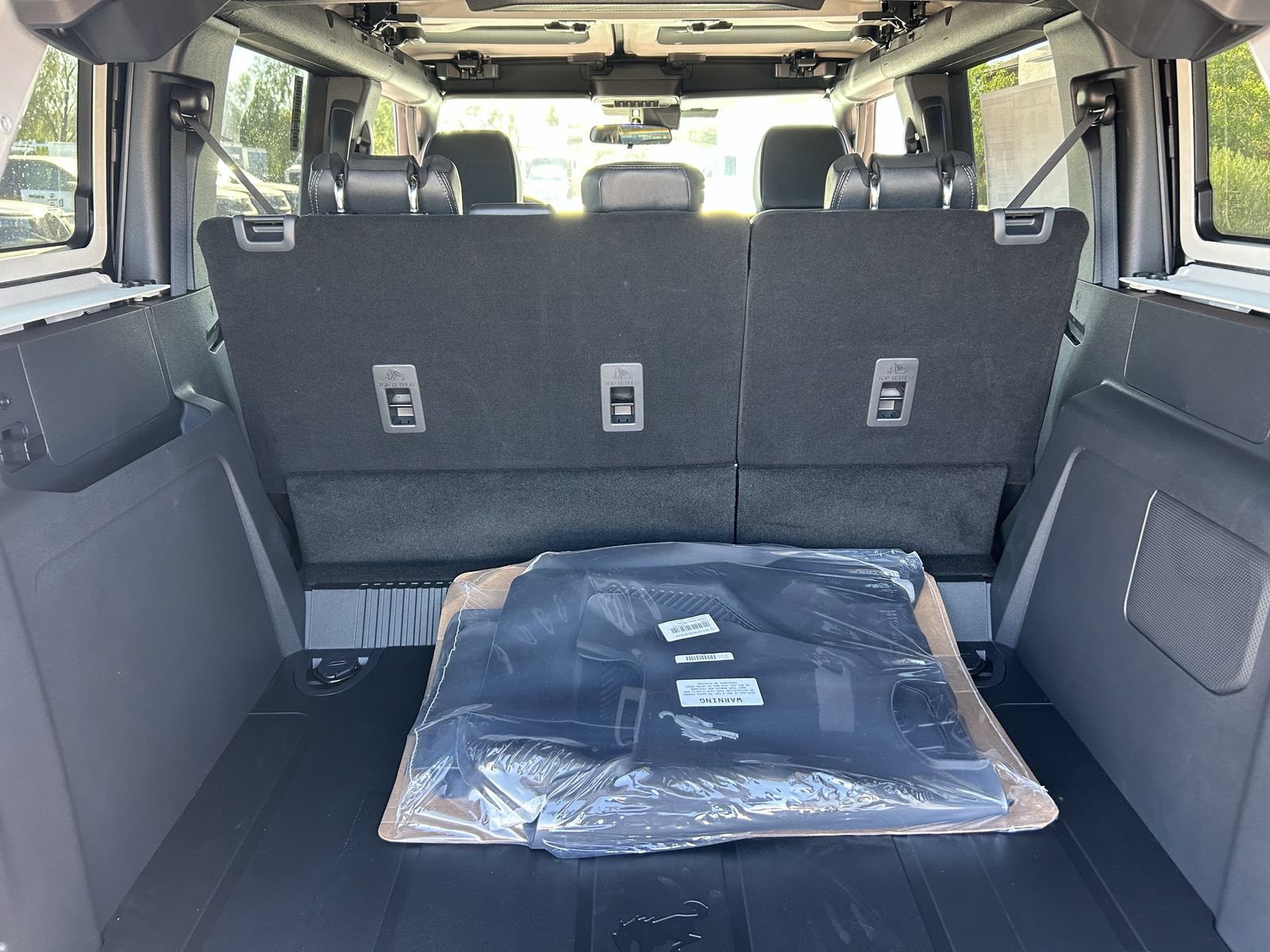 New 2026 Ford Bronco Badlands w/ Black Appearance Package AWD/4WD image 12