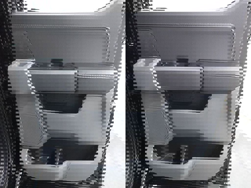 Used 2025 Ford F150 XLT w/ Equipment Group 301A Standard image 24