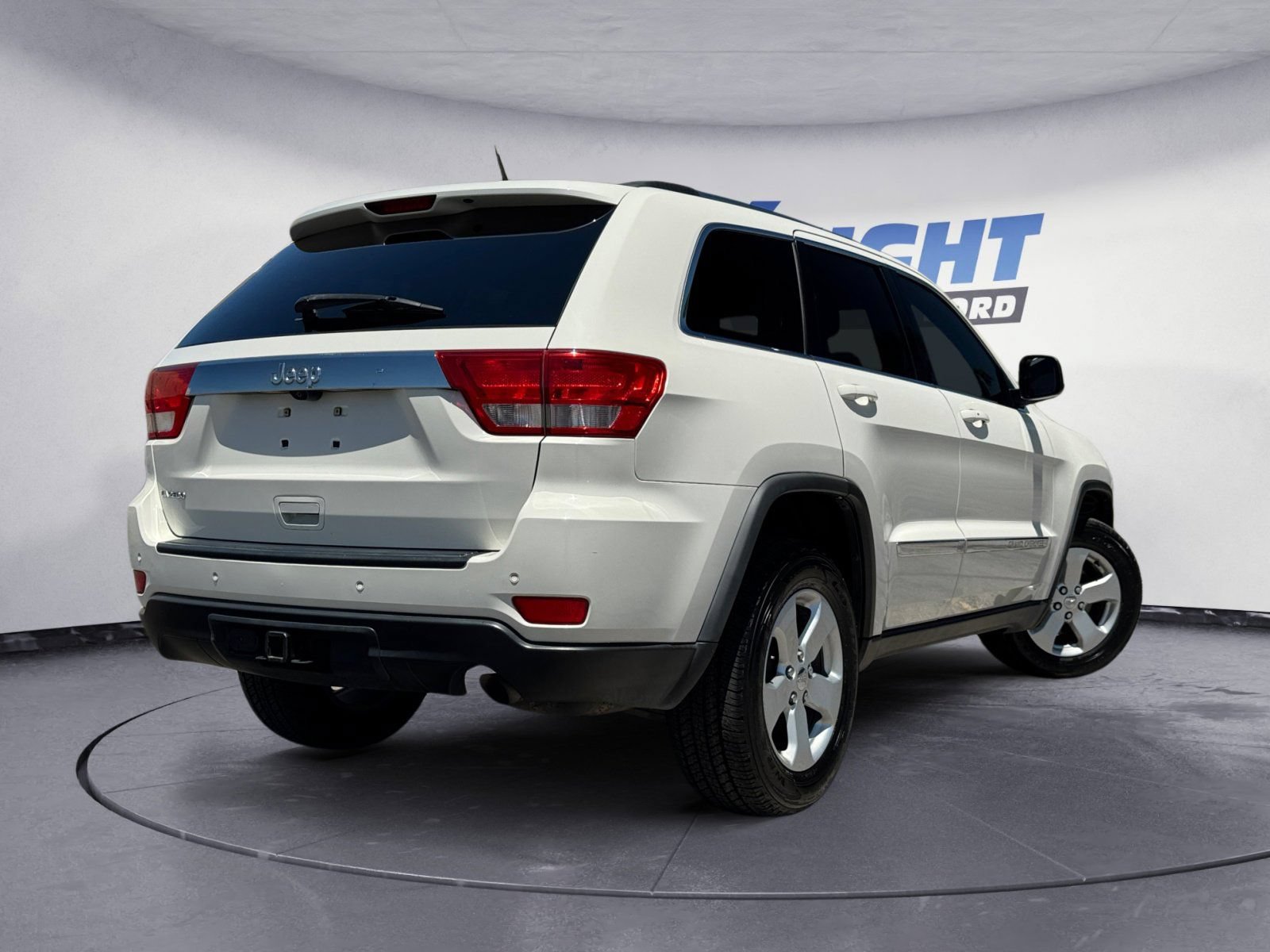 Used 2011 Jeep Grand Cherokee Laredo RWD image 5