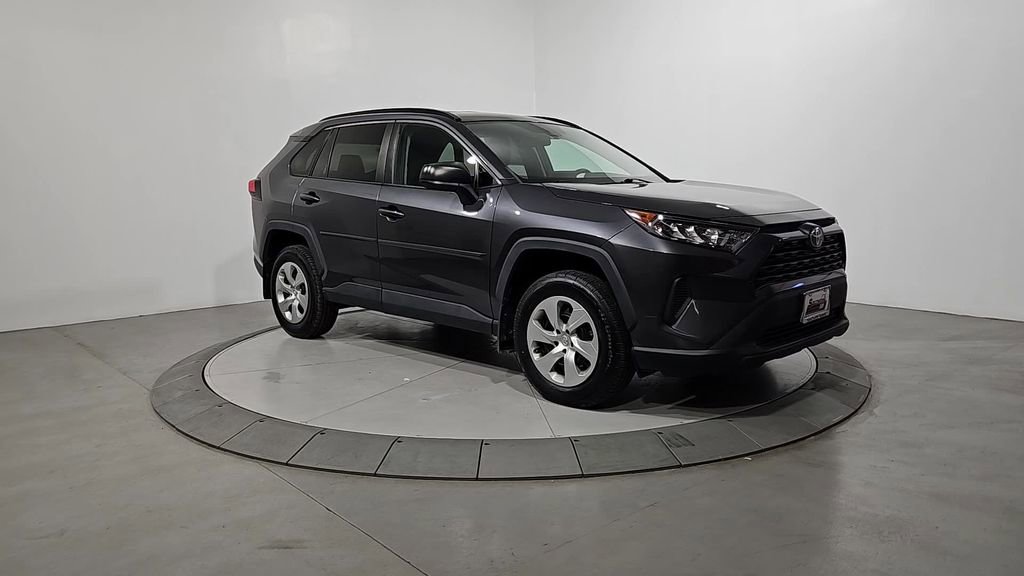 Used 2020 Toyota RAV4 LE image 7