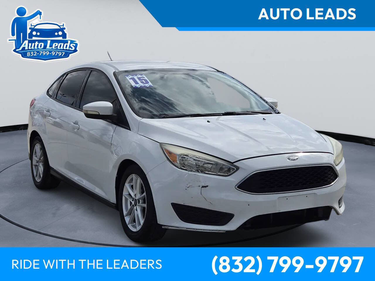 Used 2015 Ford Focus SE FWD image 1