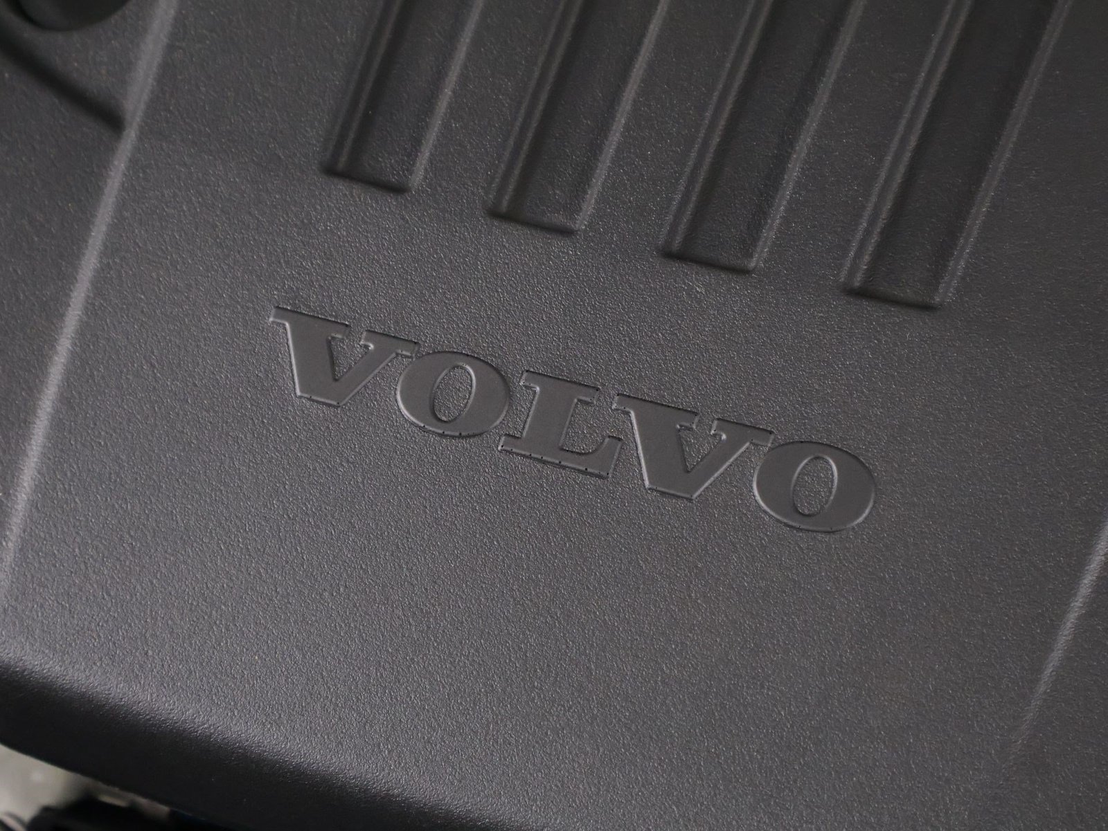 Certified 2023 Volvo S60 B5 Plus w/ Climate Package FWD image 25
