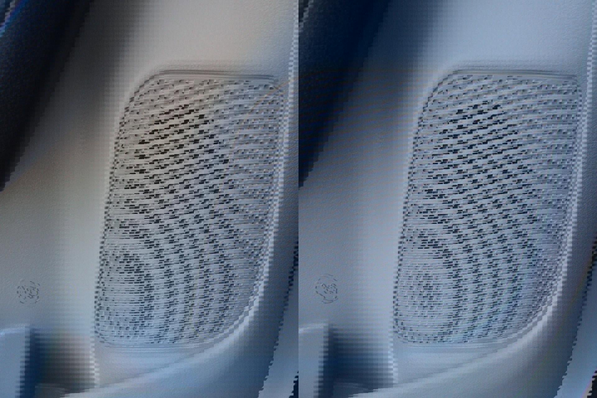 Used 2023 Chrysler Pacifica Touring-L image 8