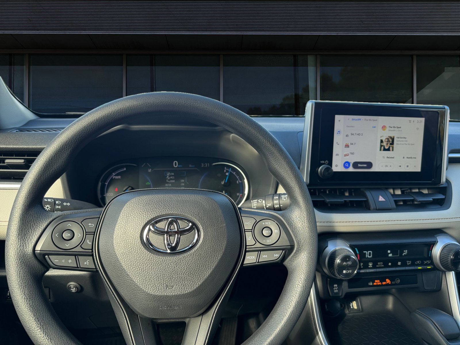 Used 2025 Toyota RAV4 XLE AWD/4WD image 3