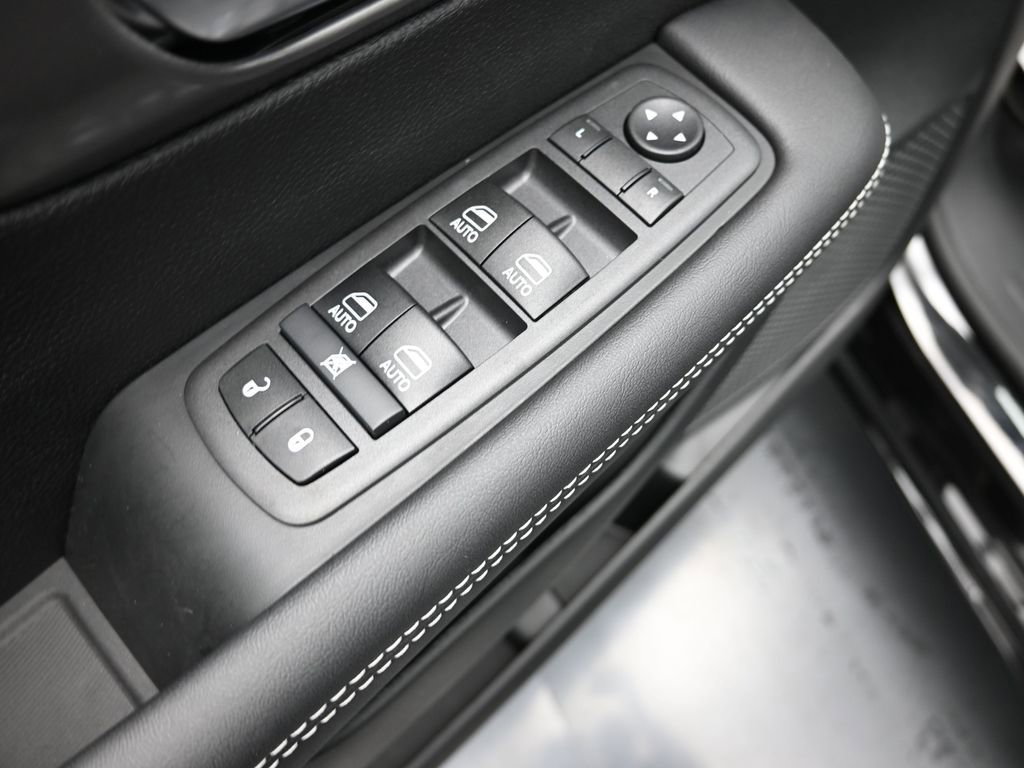 New 2026 Chrysler Pacifica Select image 10