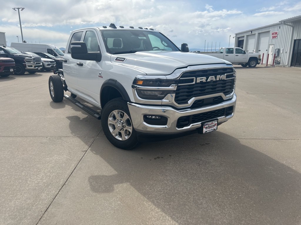 New 2026 RAM 3500 Tradesman AWD/4WD image 7