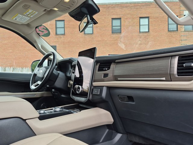 Used 2022 Ford Expedition Max Limited AWD/4WD image 29
