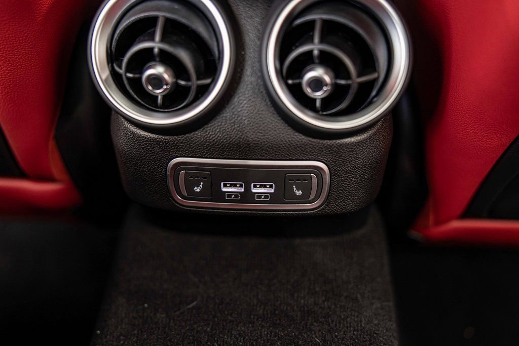 New 2025 Alfa Romeo Giulia AWD w/ Driving Assist Package image 35