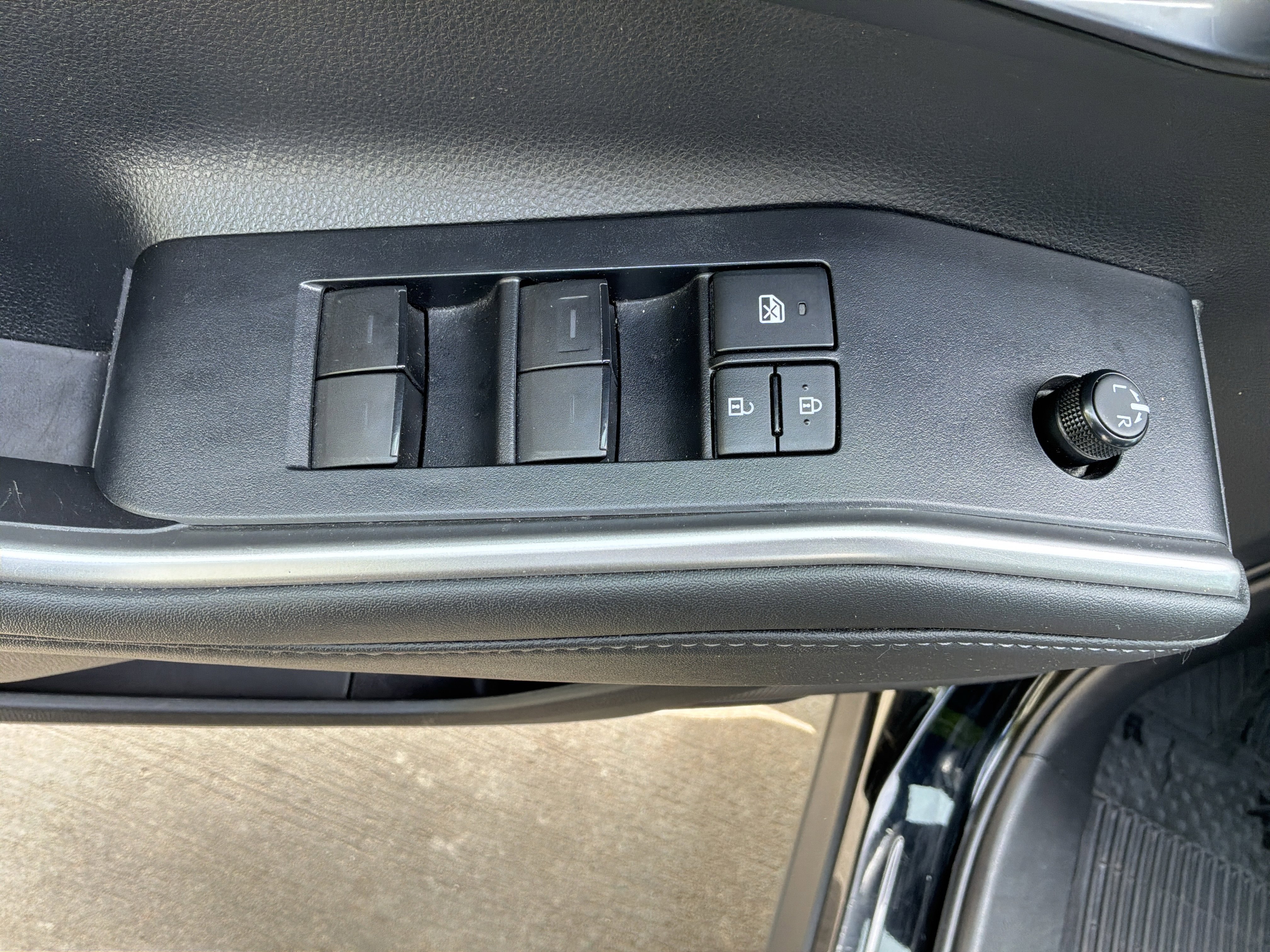 Used 2022 Toyota Highlander XSE FWD image 15