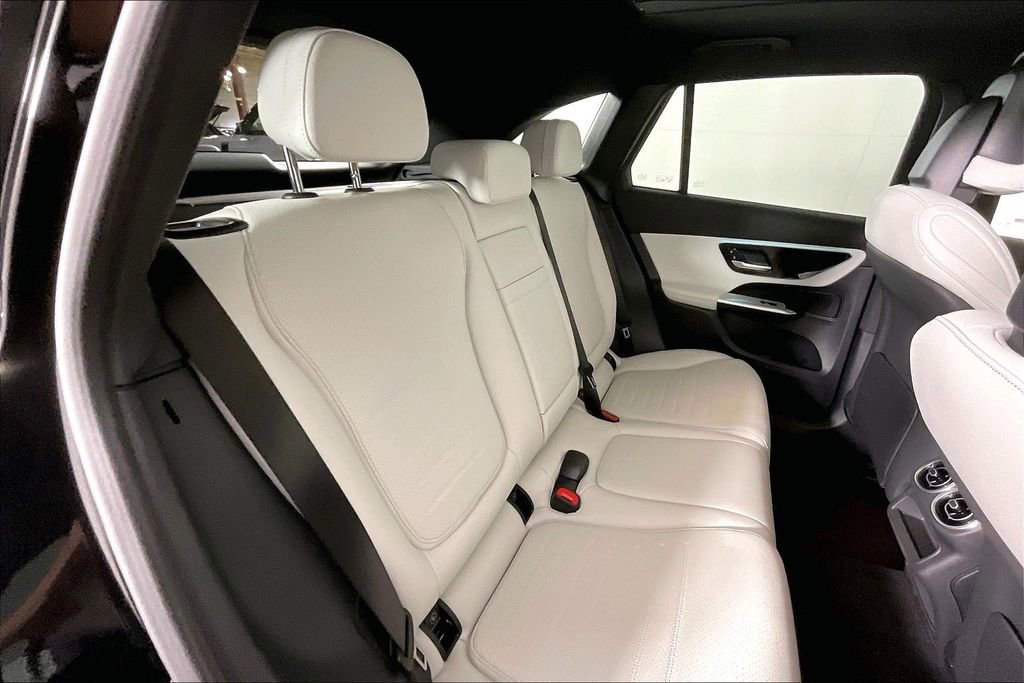 Used 2026 Mercedes-Benz GLC 300 4MATIC image 19