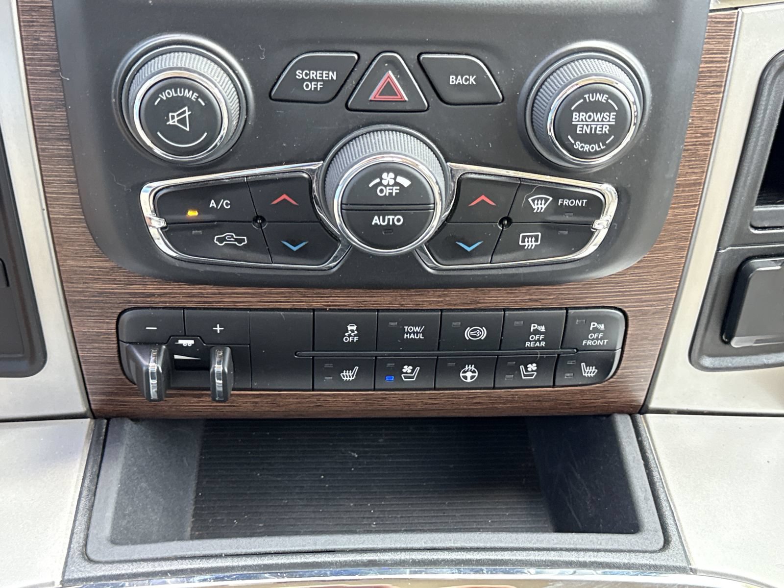 Used 2017 RAM 3500 Laramie AWD/4WD image 25