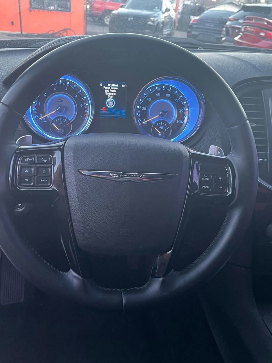 Used 2013 Chrysler 300 S image 33