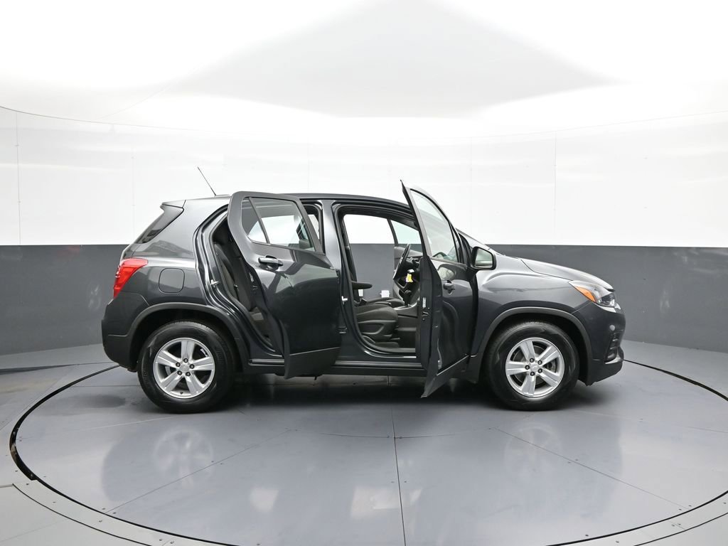 Used 2019 Chevrolet Trax LS image 40