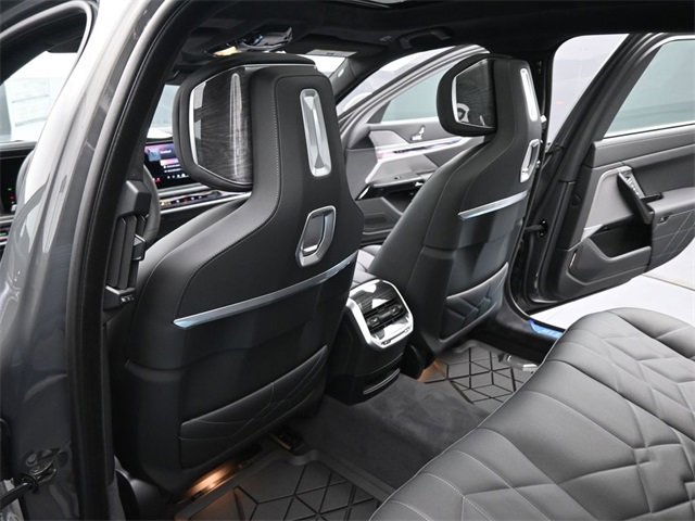 New 2025 BMW 740i xDrive w/ Executive Package image 14