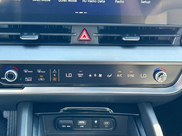 Certified 2025 Kia Sportage EX w/ EX Premium Package AWD/4WD image 19