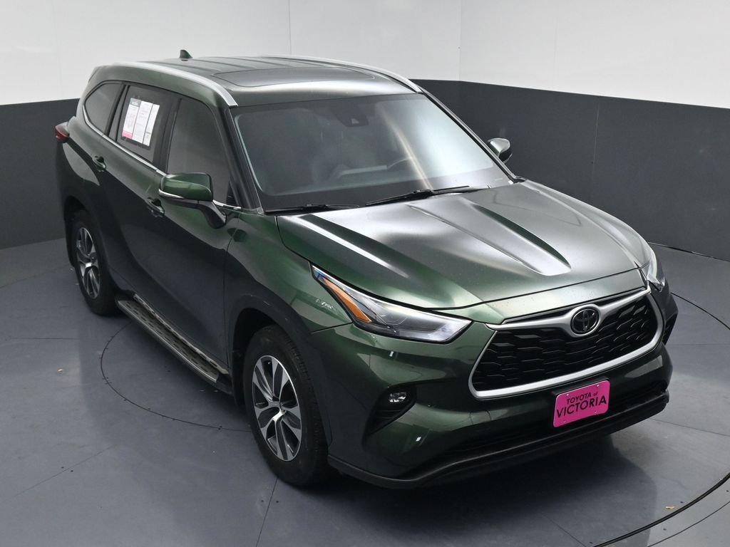 Used 2023 Toyota Highlander XLE image 13