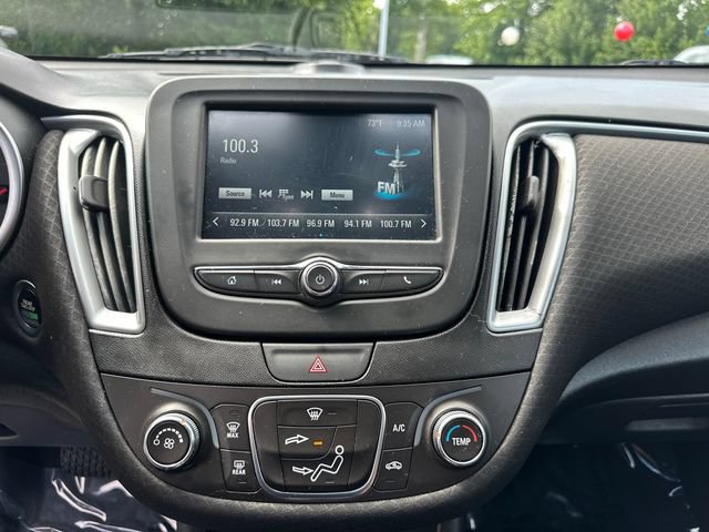 Used 2017 Chevrolet Malibu LS FWD image 31