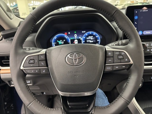 Used 2025 Toyota Grand Highlander AWD Hybrid image 24