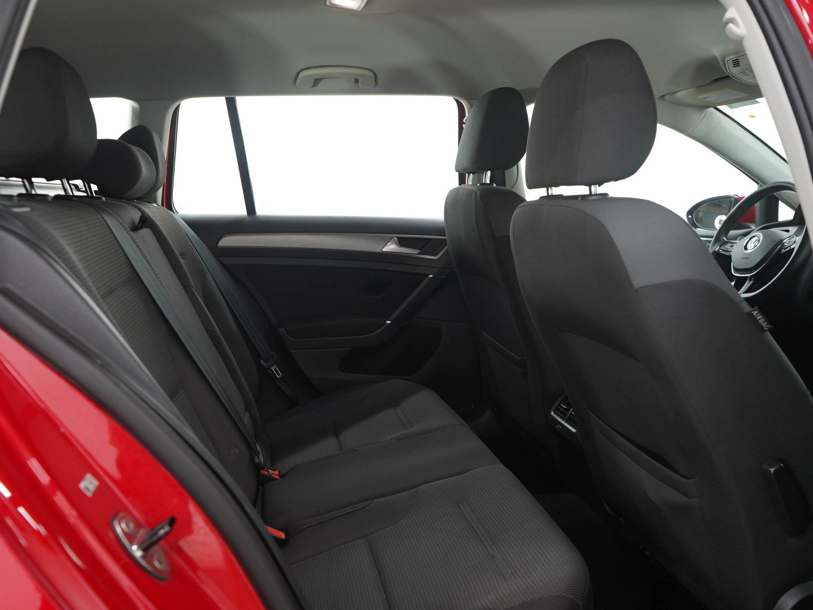 Used 2016 Volkswagen Golf S FWD image 13