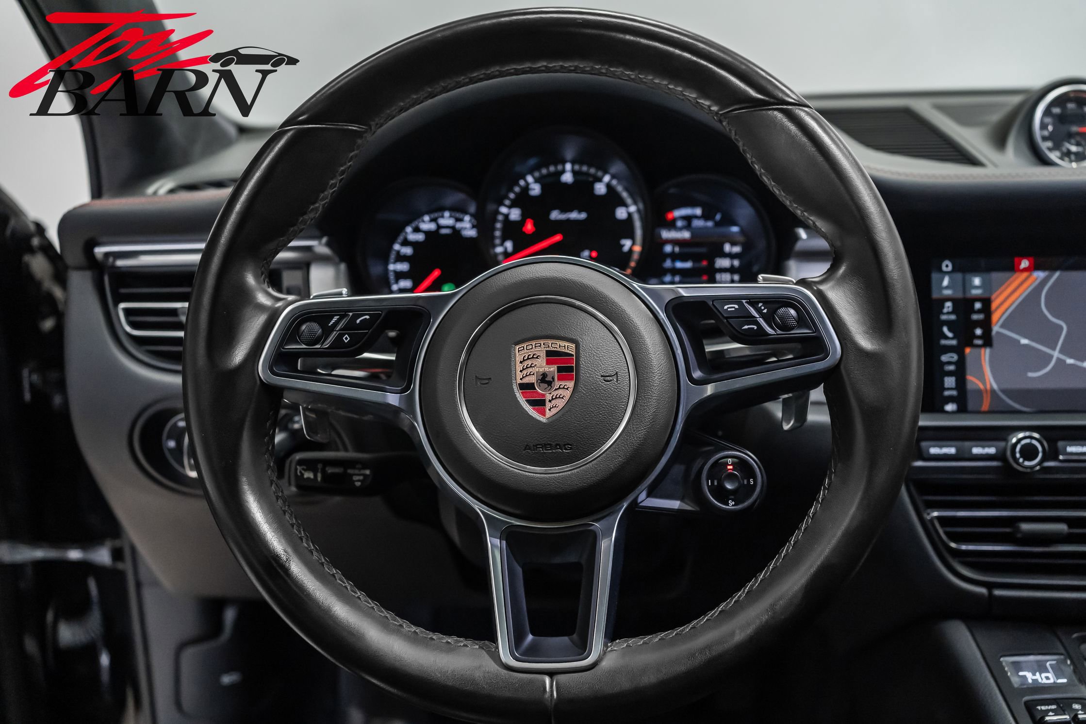 Used 2020 Porsche Macan Turbo image 29