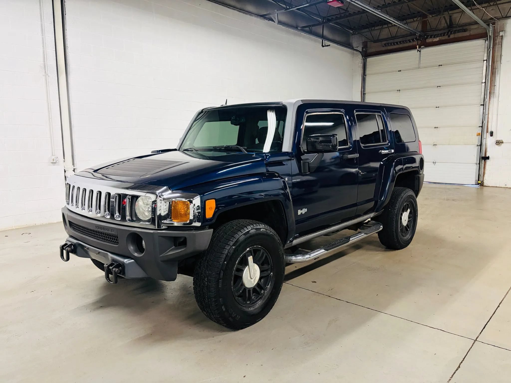 Used 2007 HUMMER H3 AWD/4WD image 2