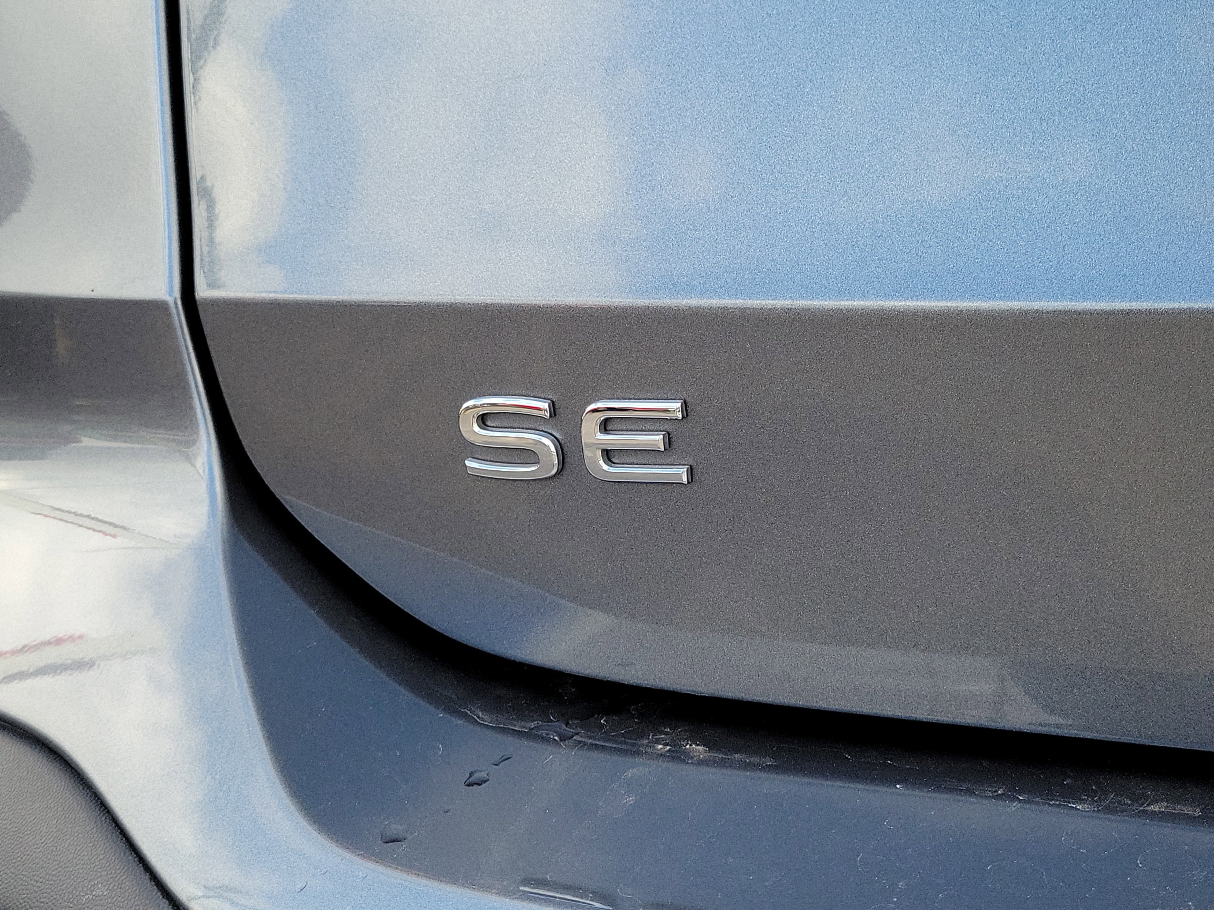 Used 2025 Volkswagen Taos SE image 6